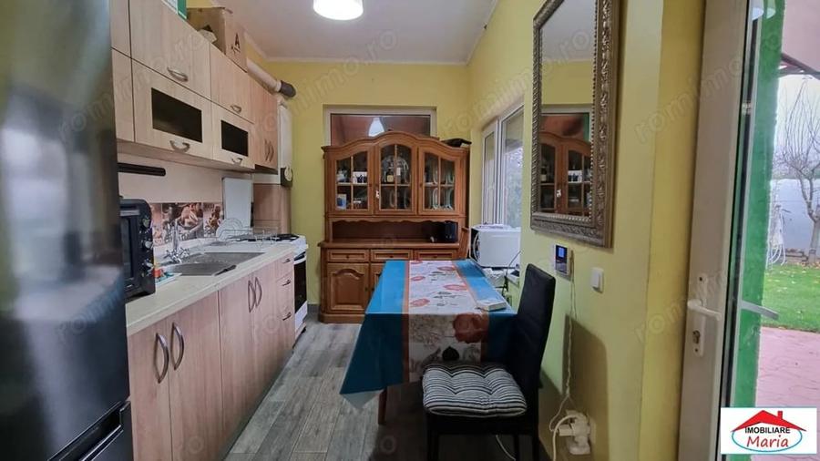 Casă cu 3 camere cu Canalizare în Semicentral