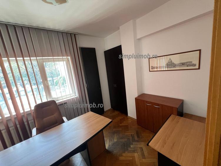 Apartament cu 2 camere semidecomandat, mobilat în Armeneasca