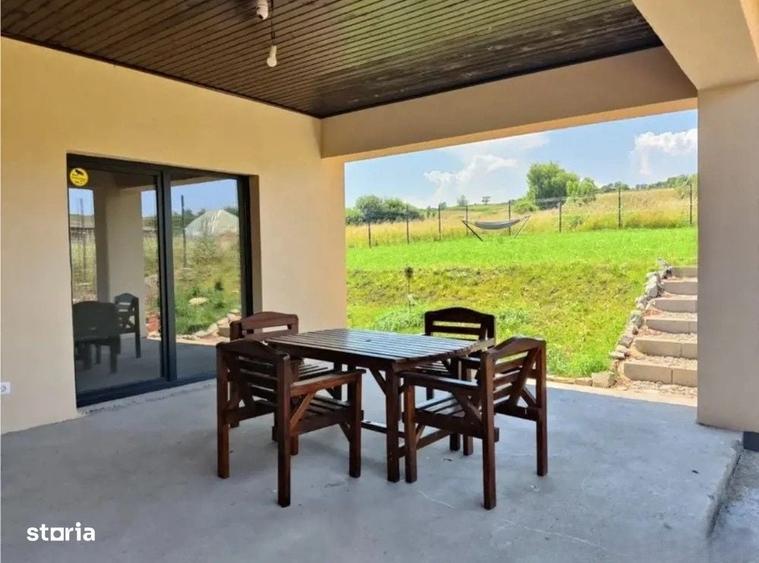 Casă cu 4 camere în Mera