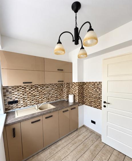 Apartament cu 3 camere în Aurel Vlaicu