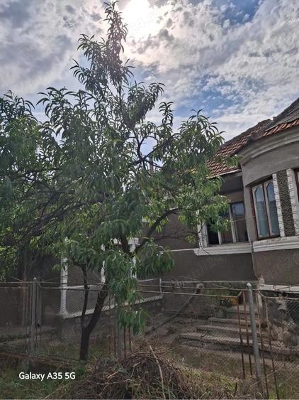 Casă cu Teren 500 Mp în Săcel