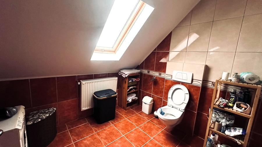 Casă cu 6 camere cu Teren 2000 Mp în Avrig