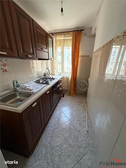 Apartament cu 3 camere decomandat în Sud