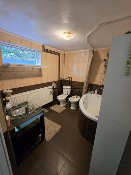 Casă individuală cu 5 camere cu Canalizare în Prundu