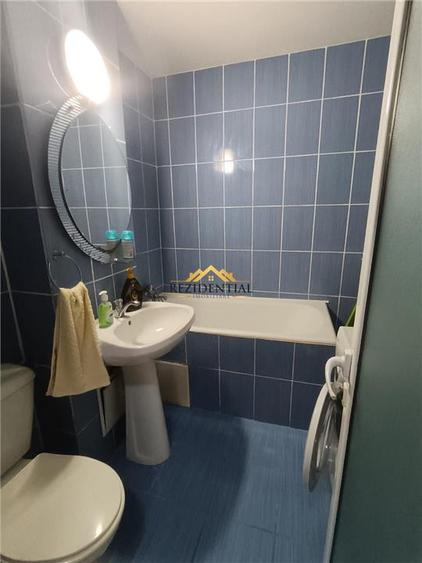 Apartament cu 2 camere decomandat, mobilat în Central