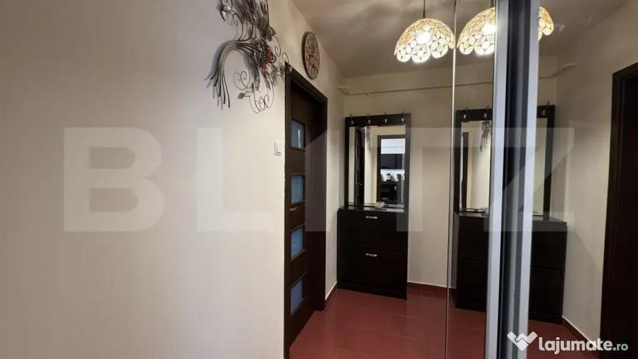 Apartament cu 3 camere semidecomandat, mobilat în George Enescu