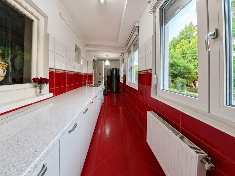 Apartament cu 3 camere decomandat, mobilat în Nord