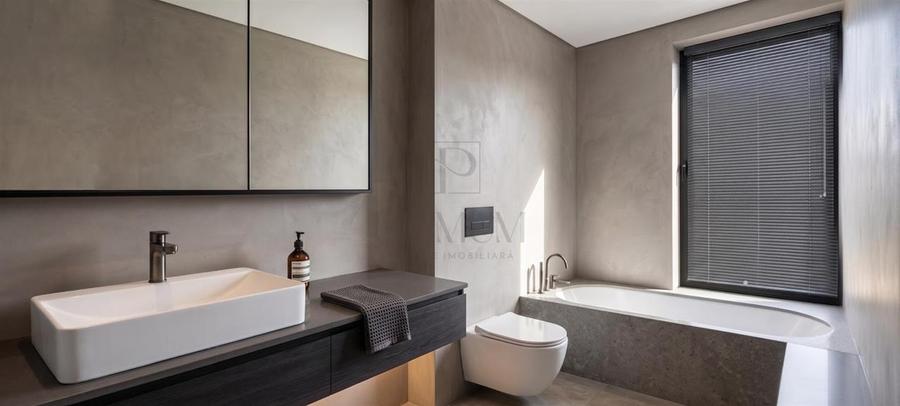 Duplex cu 4 camere cu Canalizare în Moșnița Nouă