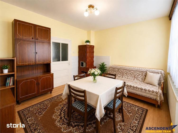 Casă cu 6 camere cu Teren 3269 Mp în Deda