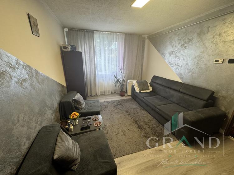 Apartament cu 2 camere semidecomandat, mobilat în Semicentral
