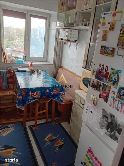Apartament 3 camere in Targoviste, zona 1 Mai - 11