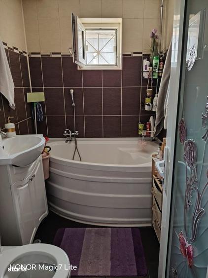 Apartament cu 3 camere decomandat în Barieră