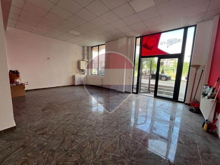 Spațiu comercial, de 94 mp, în Militari