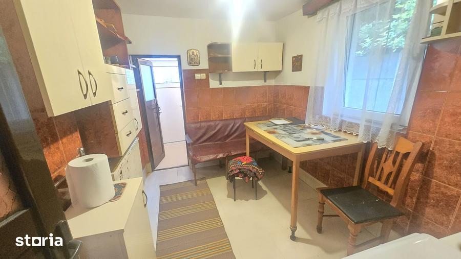 Casă cu 4 camere cu Teren 856 Mp în Central