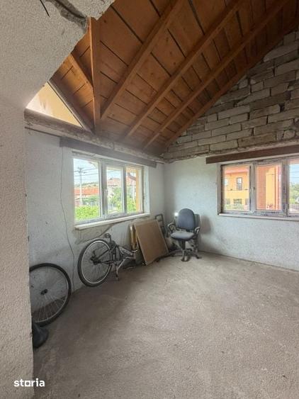 Casă cu 4 camere cu Teren 250 Mp în Podari