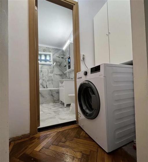 Apartament cu 3 camere semidecomandat, mobilat în Circumvalațiunii