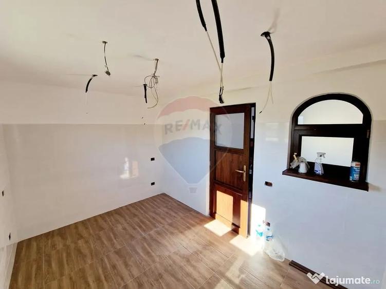 Casa / Vila cu 8 camere de vanzare in zona Balaur - 18