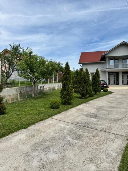 Casă individuală cu 4 camere cu Canalizare în Hidișelu de Jos