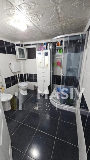 Casă individuală cu 5 camere cu Canalizare în Central
