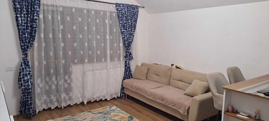 Apartament cu 4 camere decomandat în Sânpetru