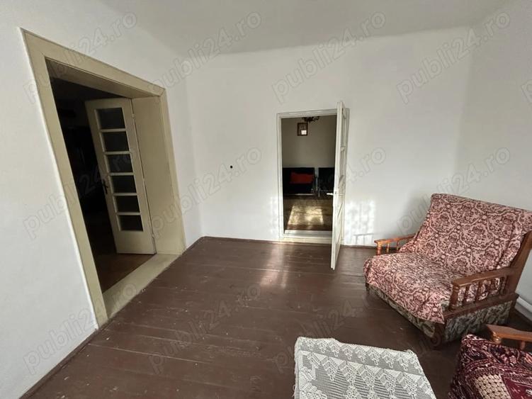 Casă cu 4 camere cu Teren 1500 Mp în Mândruloc