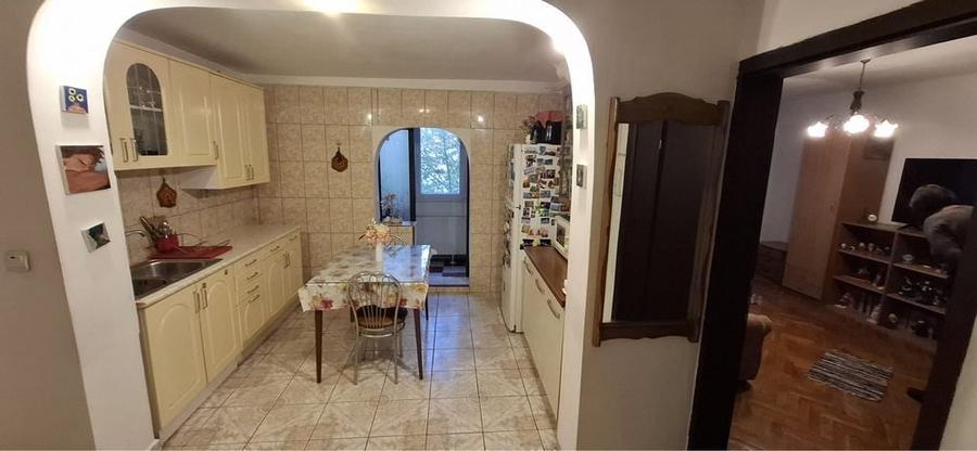 Apartament cu 3 camere decomandat în Gării