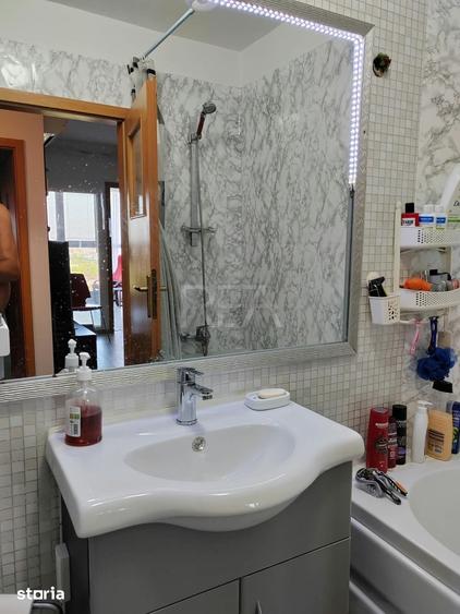 Apartament cu 2 camere semidecomandat în Colentina