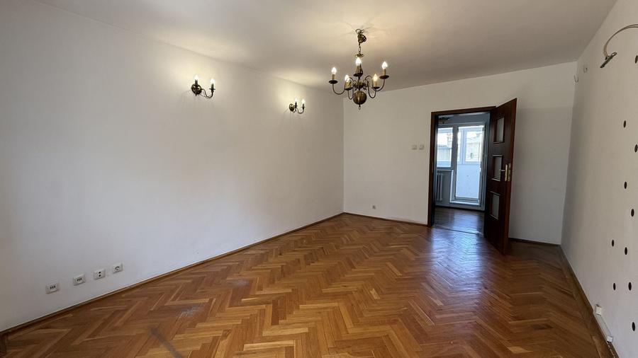 Apartament cu 4 camere decomandat în Unirii
