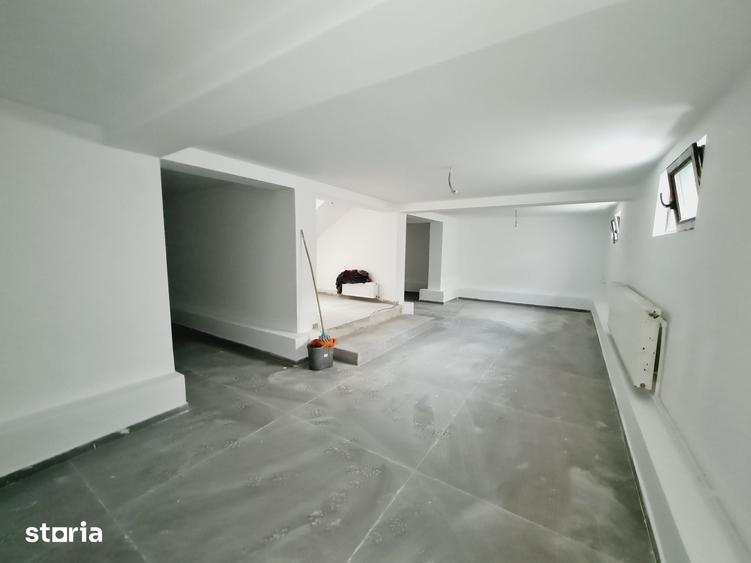 Casă cu 5 camere cu Teren 500 Mp în Bucium