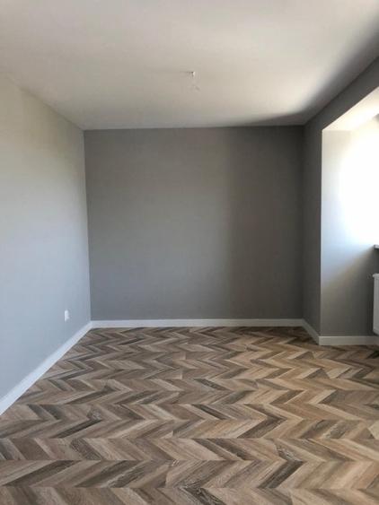 Casă cu 5 camere cu Teren 500 Mp în Săbăreni