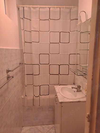 Apartament cu 3 camere semidecomandat în Dacia