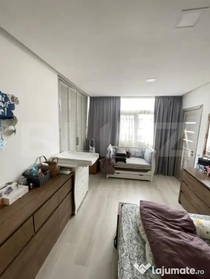 Apartament cu 3 camere semidecomandat în Someșeni