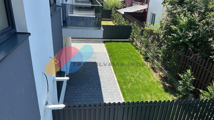 Duplex cu 4 camere cu Canalizare în Florești