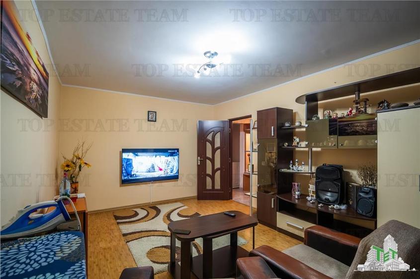 Apartament cu 3 camere decomandat, mobilat în Titan