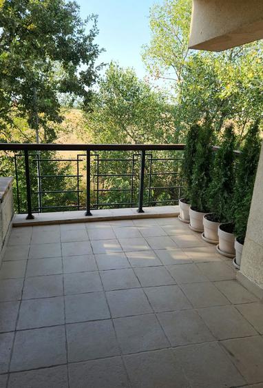 Apartament cu 2 camere semidecomandat în Ostratu