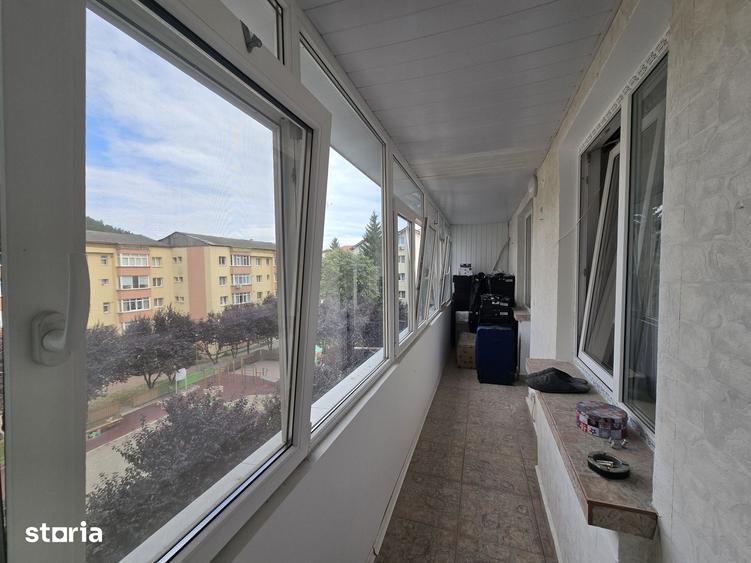 Apartament cu 4 camere în Mărăței