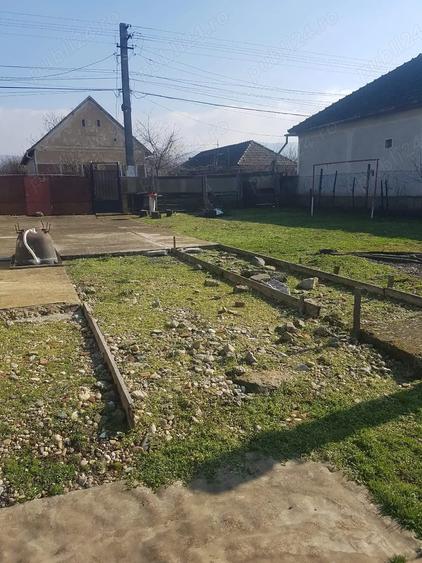 Casă cu Teren 35 Mp în Central