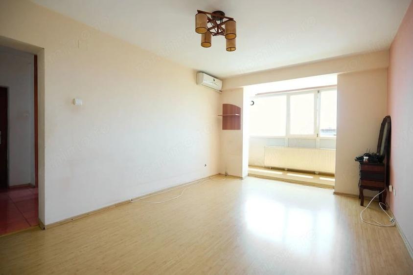 Apartament cu 4 camere decomandat în Craiovei