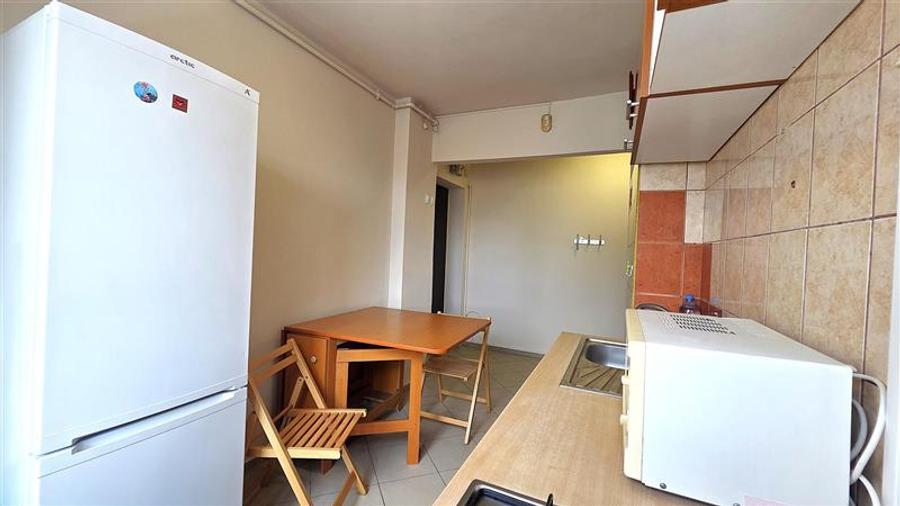 Apartament cu 2 camere decomandat, mobilat în Centrul Civic