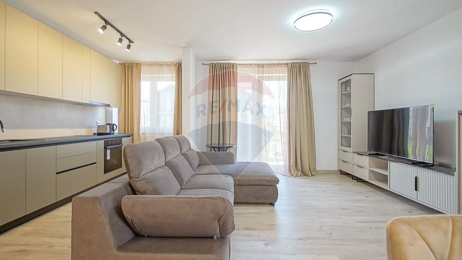 Apartament cu 2 camere semidecomandat, mobilat în Tractorul