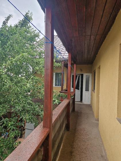 Casă cu 10 camere cu Teren 300 Mp în Central