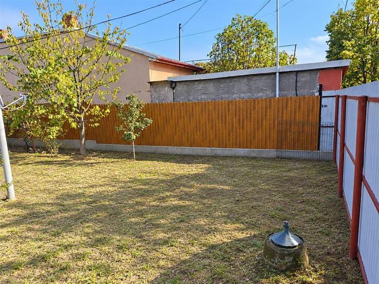 Casă individuală cu 3 camere cu Canalizare în Colentina