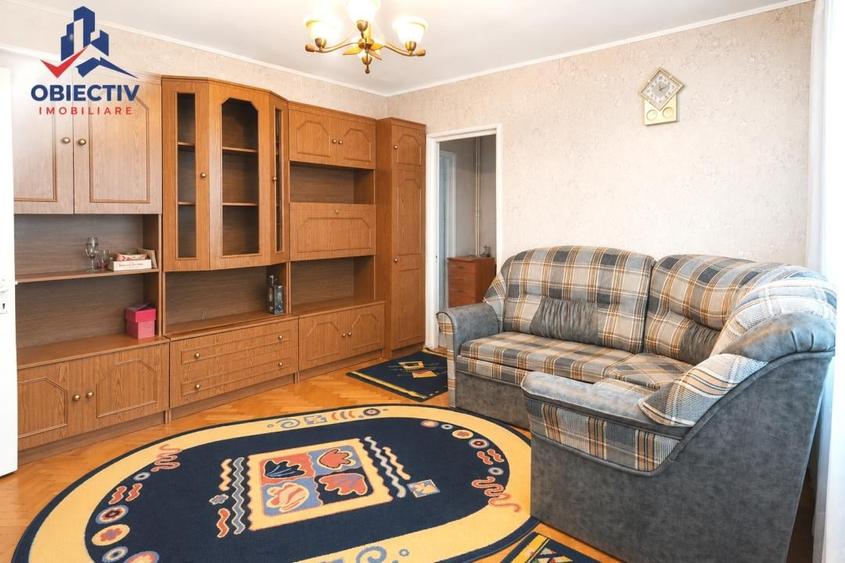 Apartament cu 3 camere semidecomandat, mobilat în Dărmănești