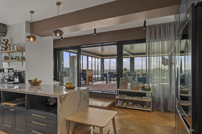 Apartament cu 4 camere, mobilat în Barbu Văcărescu