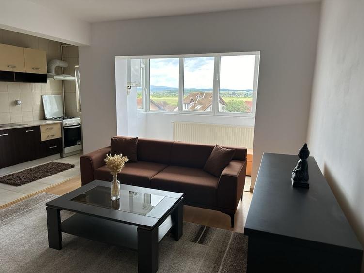 Apartament cu 2 camere decomandat în Ștrand