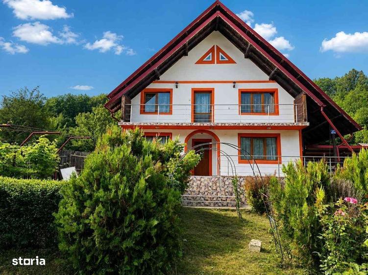 Casă cu 4 camere cu Teren 1800 Mp în Ștefănești