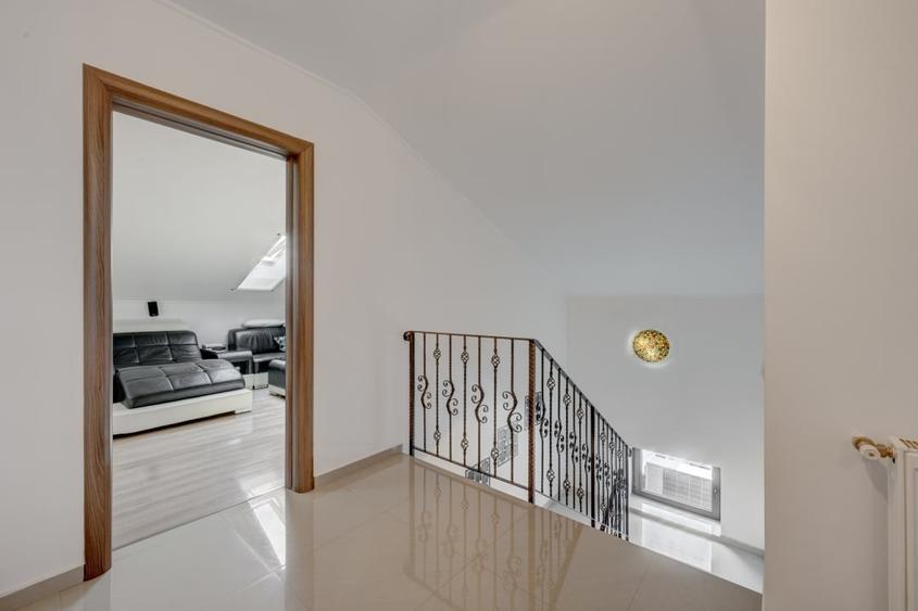 Apartament cu 3 camere decomandat, mobilat în Dobroești