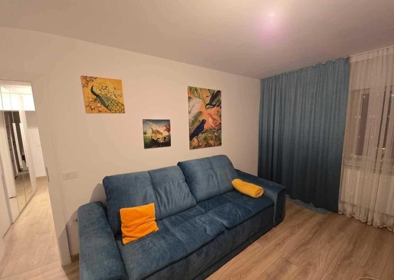 Apartament cu 2 camere decomandat în Podul de Fier