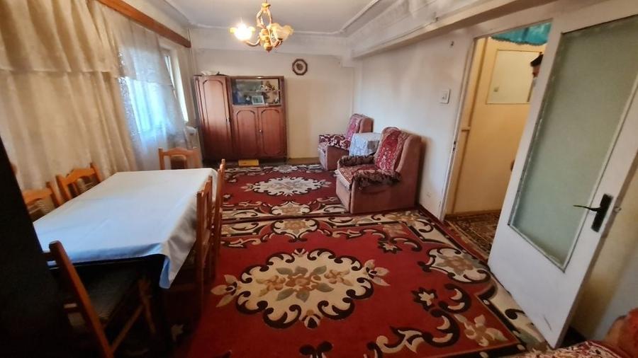 Apartament cu 4 camere decomandat în Central