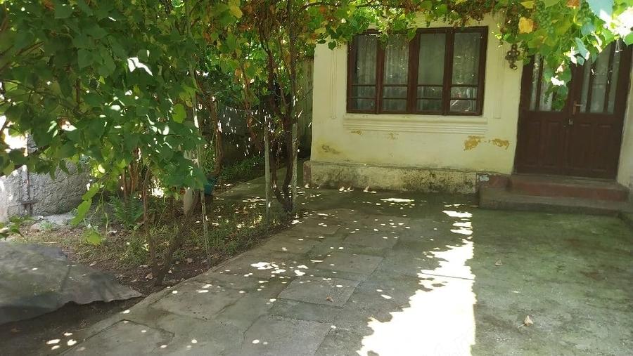Casă cu Teren 691 Mp în Leu